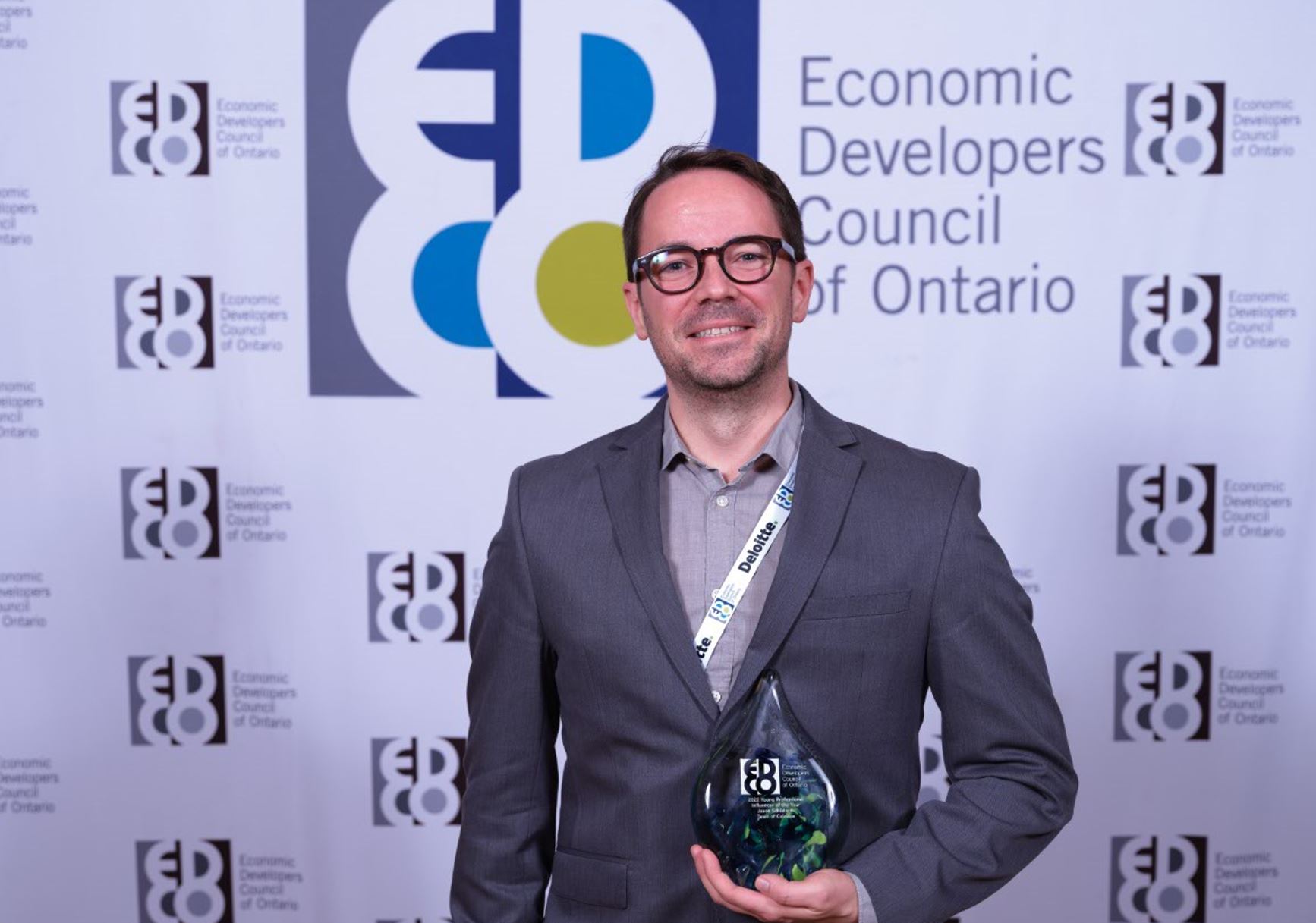Jason Schildroth with EDCO Award